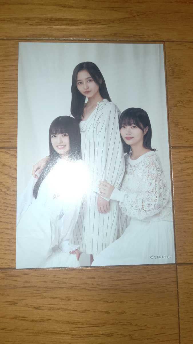 Amazon.co.jp: 乃木坂46 井上和 小川彩 中西アルノ カレンダー特典